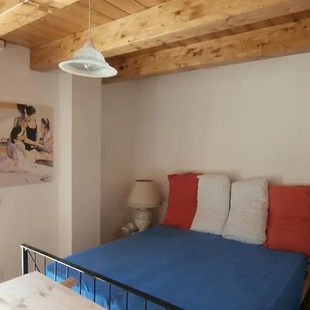 Red Door Apartman