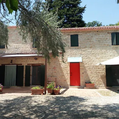 Red Door Apartman *